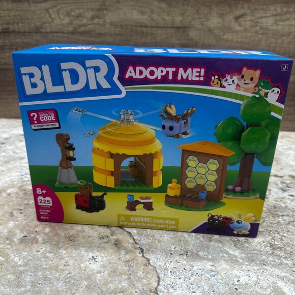 Bundle BLDR Adopt Me & Squishmallows Building Set Coffee Shop, Campsite, Market - Picture 6 of 8